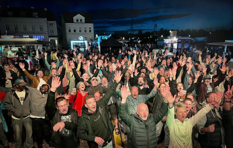 Harburger Binnenhafenfest 2026 party crowd