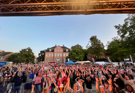SummerJazz Pinneberg 2025 party crowd Pinneberg 2025 party crowd